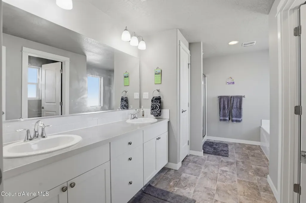 6456 W Irish Circle Rathdrum ID 83858