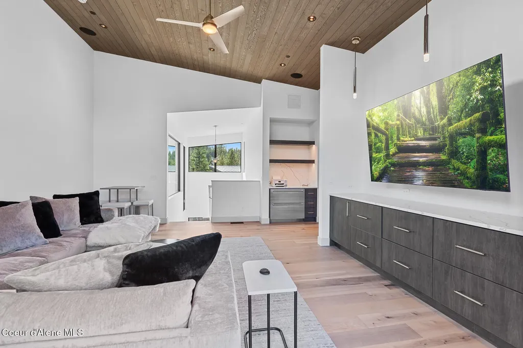 2661 E Lower Pasture Road Harrison ID 83833