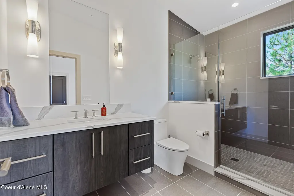 2661 E Lower Pasture Road Harrison ID 83833
