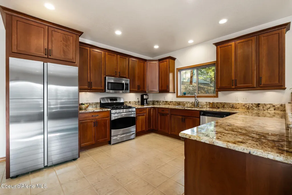 21 Midlake Drive Sagle ID 83860