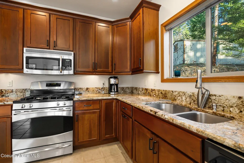 21 Midlake Drive Sagle ID 83860