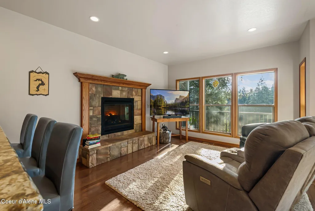 21 Midlake Drive Sagle ID 83860