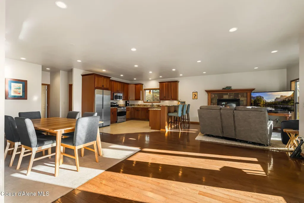 21 Midlake Drive Sagle ID 83860