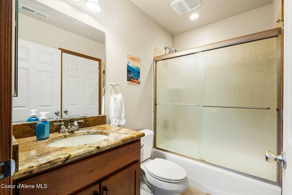 21 Midlake Drive Sagle ID 83860