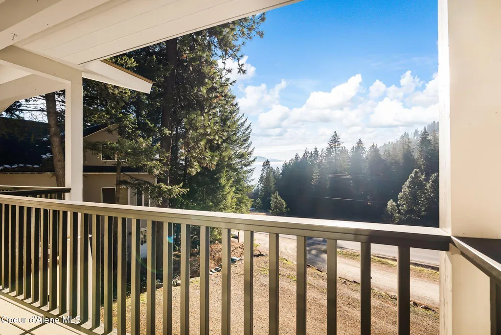 21 Midlake Drive Sagle ID 83860
