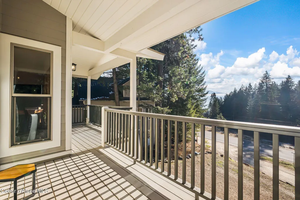 21 Midlake Drive Sagle ID 83860