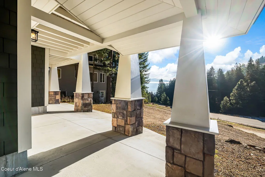 21 Midlake Drive Sagle ID 83860