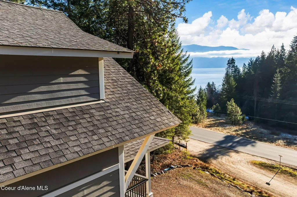 21 Midlake Drive Sagle ID 83860