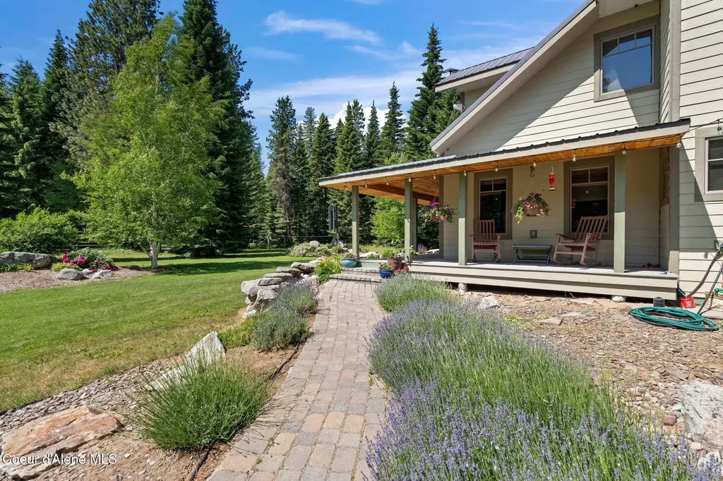 4719 Selle Road Sandpoint ID 83864