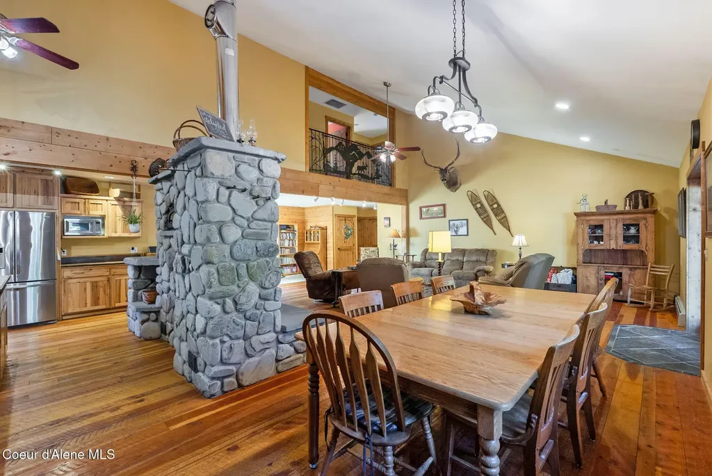 4719 Selle Road Sandpoint ID 83864