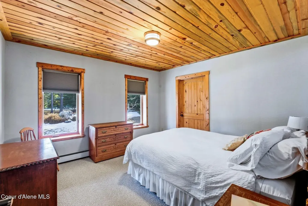 4719 Selle Road Sandpoint ID 83864