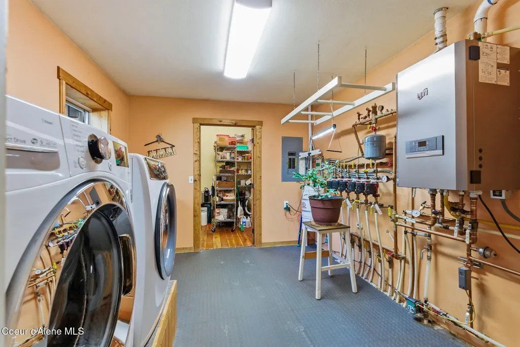 4719 Selle Road Sandpoint ID 83864