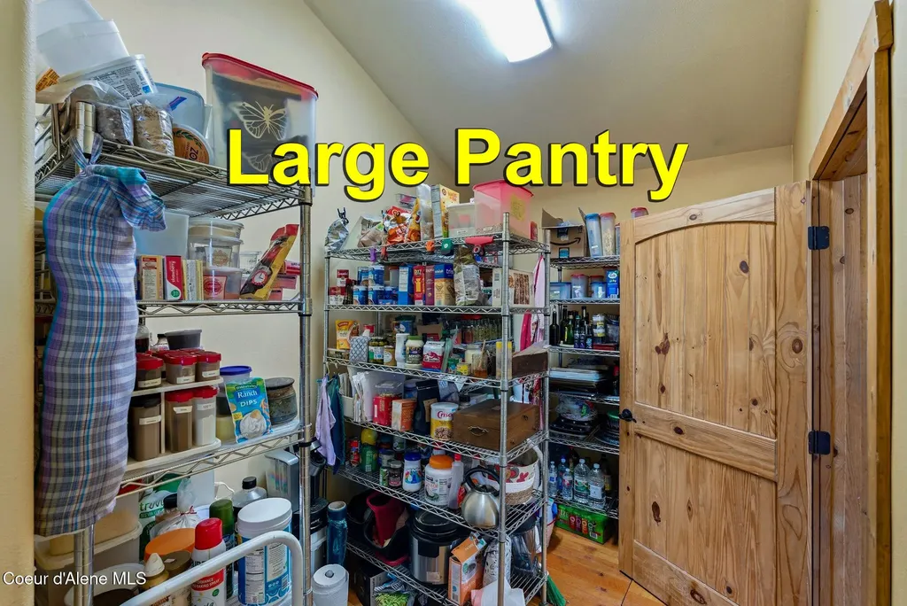 4719 Selle Road Sandpoint ID 83864