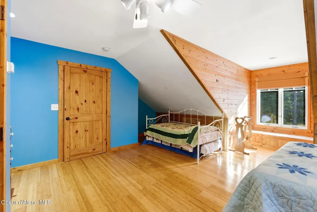 4719 Selle Road Sandpoint ID 83864