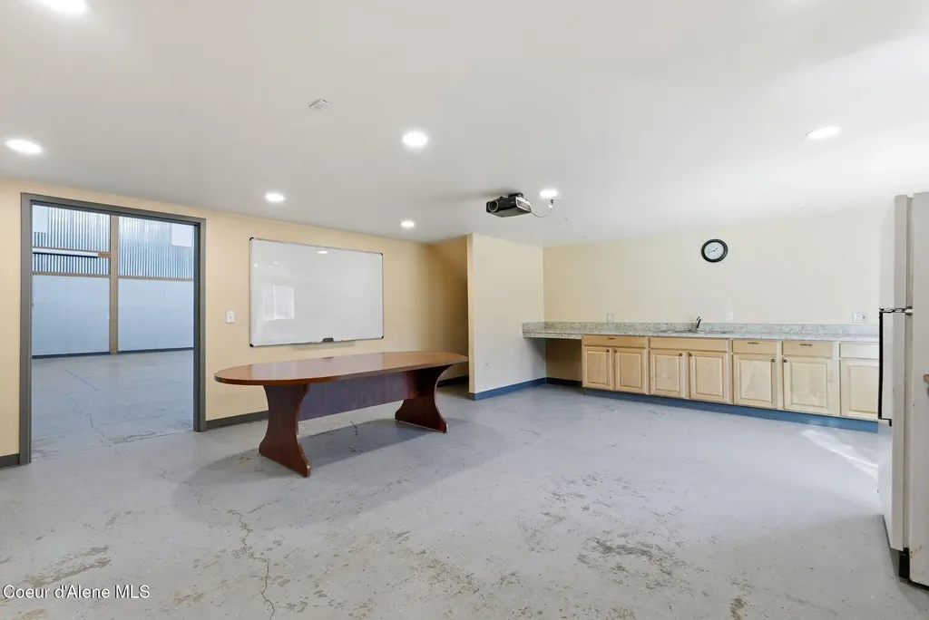 4719 Selle Road Sandpoint ID 83864