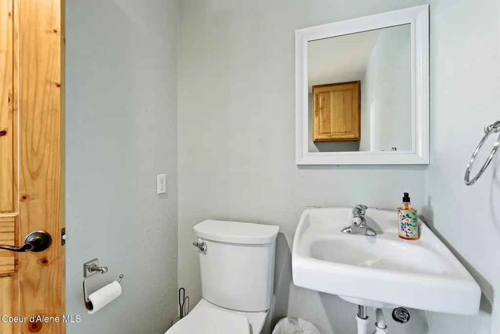 4719 Selle Road Sandpoint ID 83864