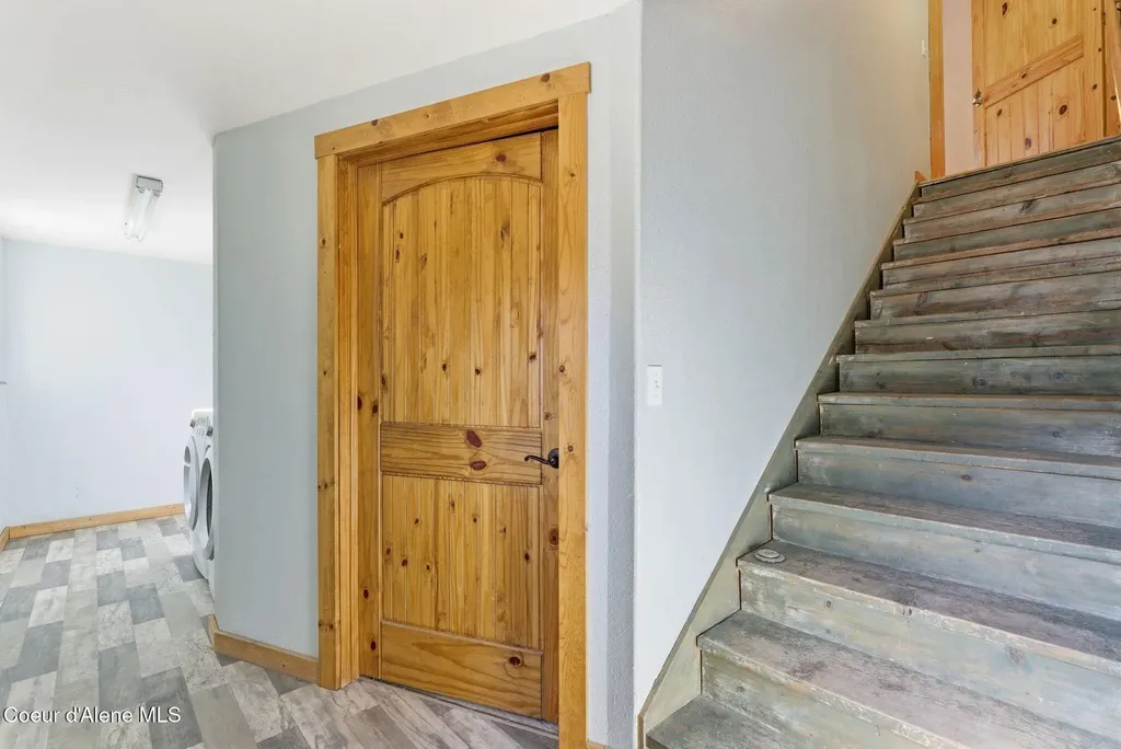 4719 Selle Road Sandpoint ID 83864