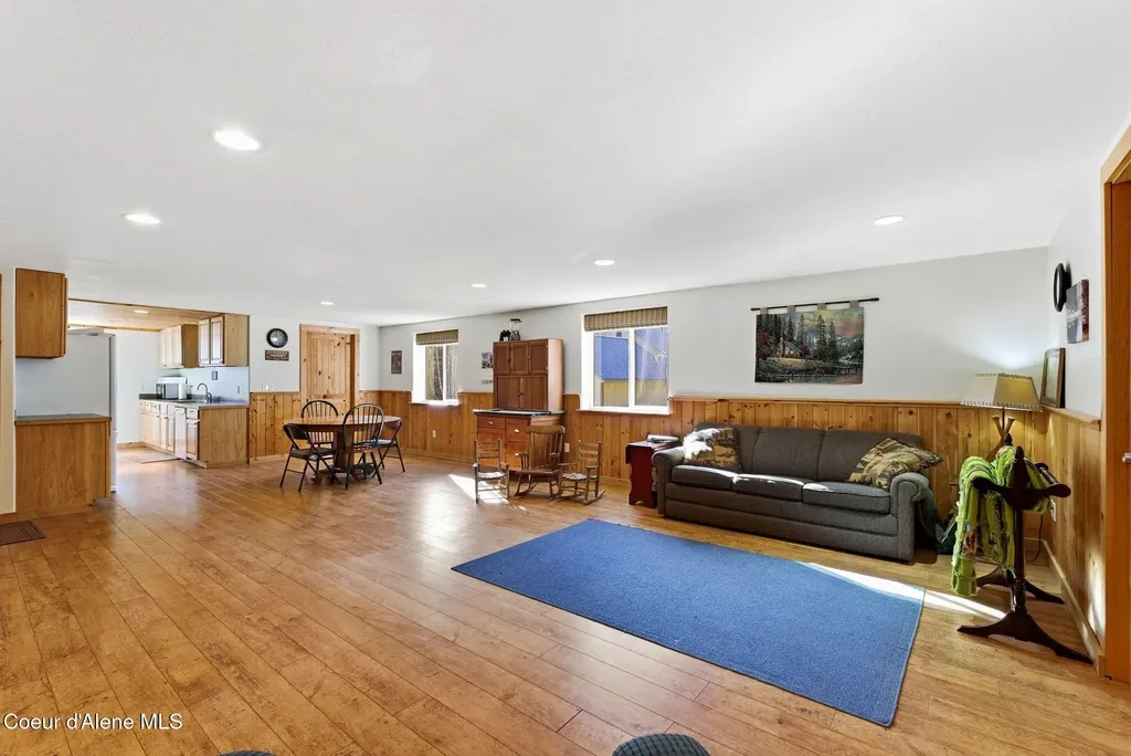 4719 Selle Road Sandpoint ID 83864