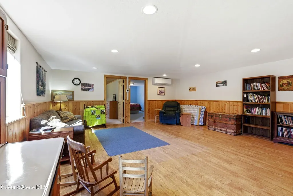 4719 Selle Road Sandpoint ID 83864