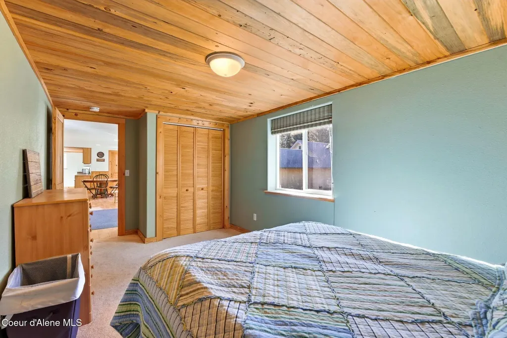 4719 Selle Road Sandpoint ID 83864