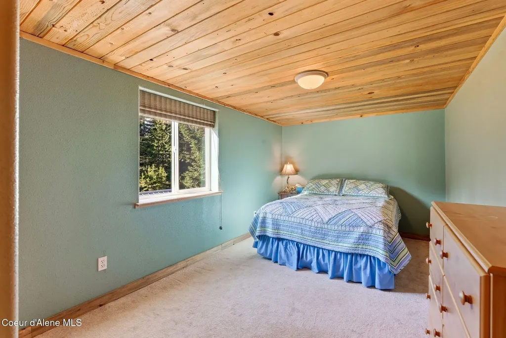 4719 Selle Road Sandpoint ID 83864