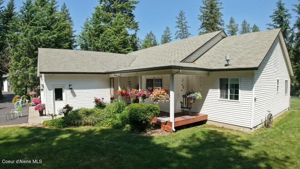 49 Antler Lane Spirit Lake ID 83869