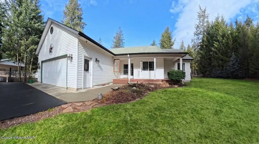 49 Antler Lane Spirit Lake ID 83869