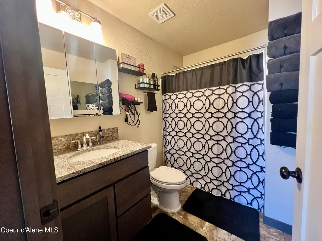 319 Creekview Court Sandpoint ID 83864