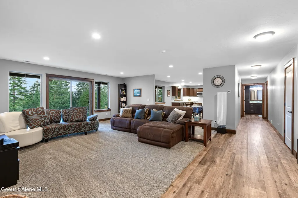 18059 N Advent Lane Hauser ID 83854