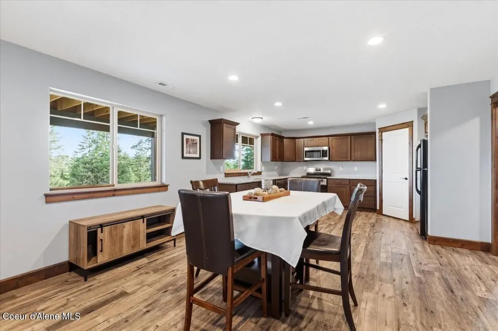 18059 N Advent Lane Hauser ID 83854
