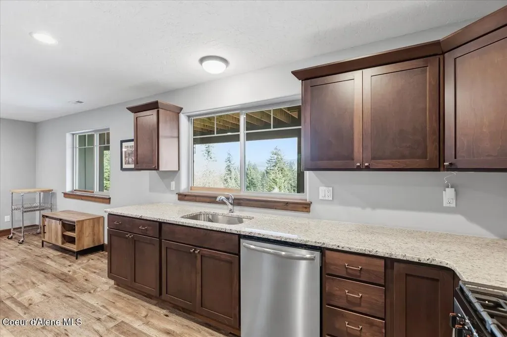 18059 N Advent Lane Hauser ID 83854