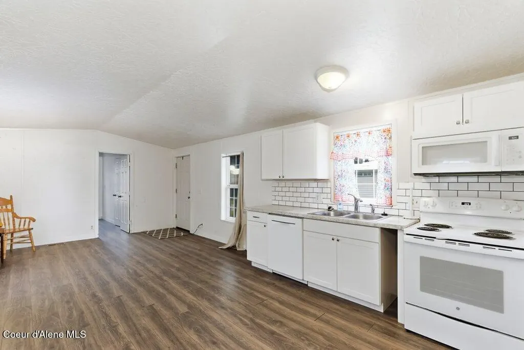 2243 W Gueneveres Way Post Falls ID 83854