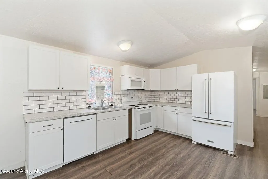 2243 W Gueneveres Way Post Falls ID 83854