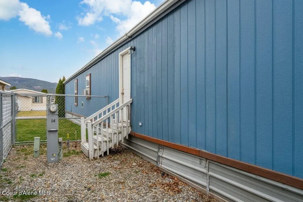 2243 W Gueneveres Way Post Falls ID 83854