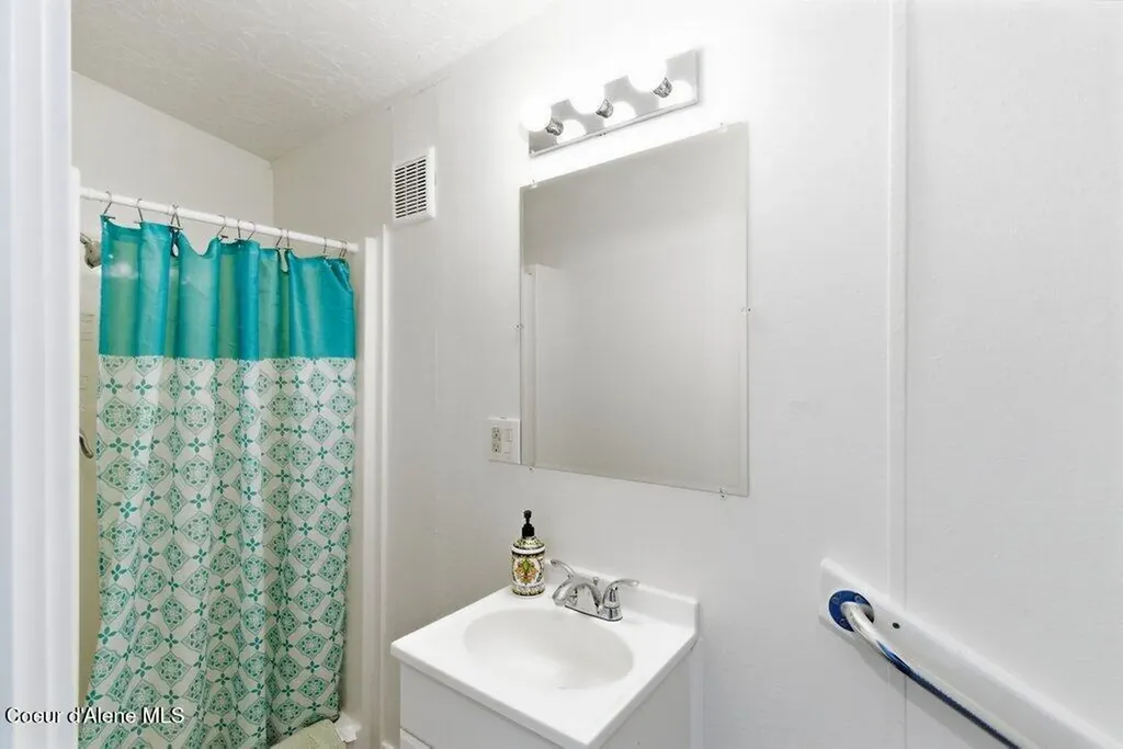 2243 W Gueneveres Way Post Falls ID 83854