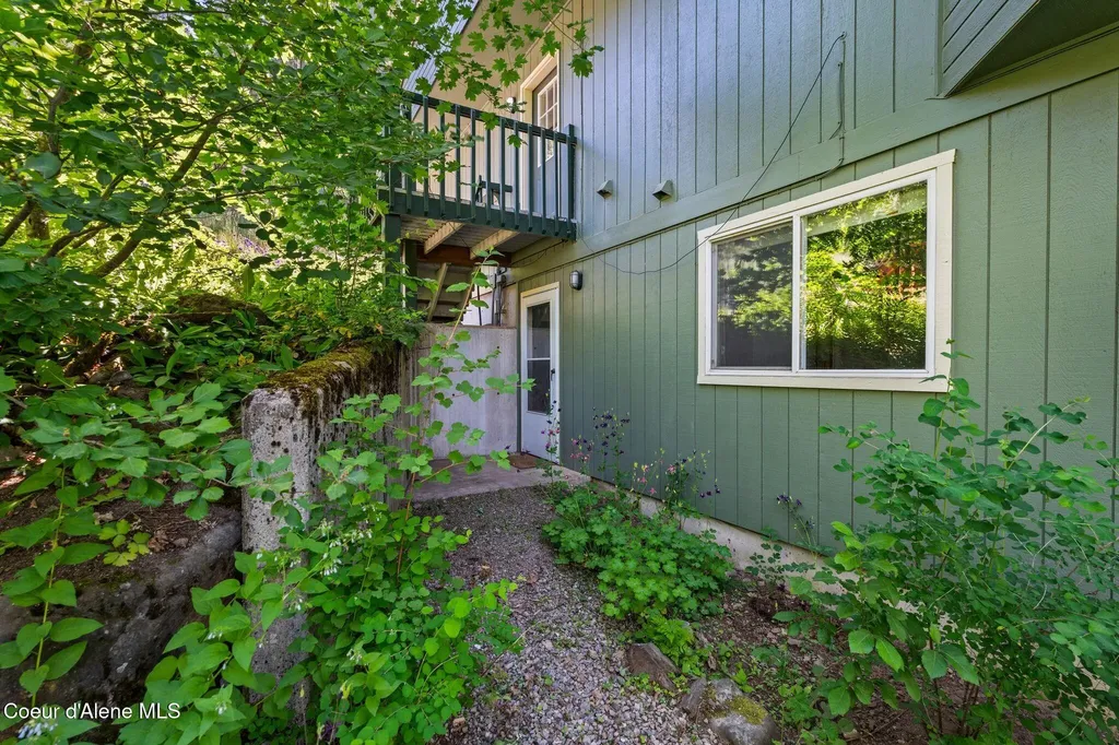 723 Trout Creek Road Sandpoint ID 83864