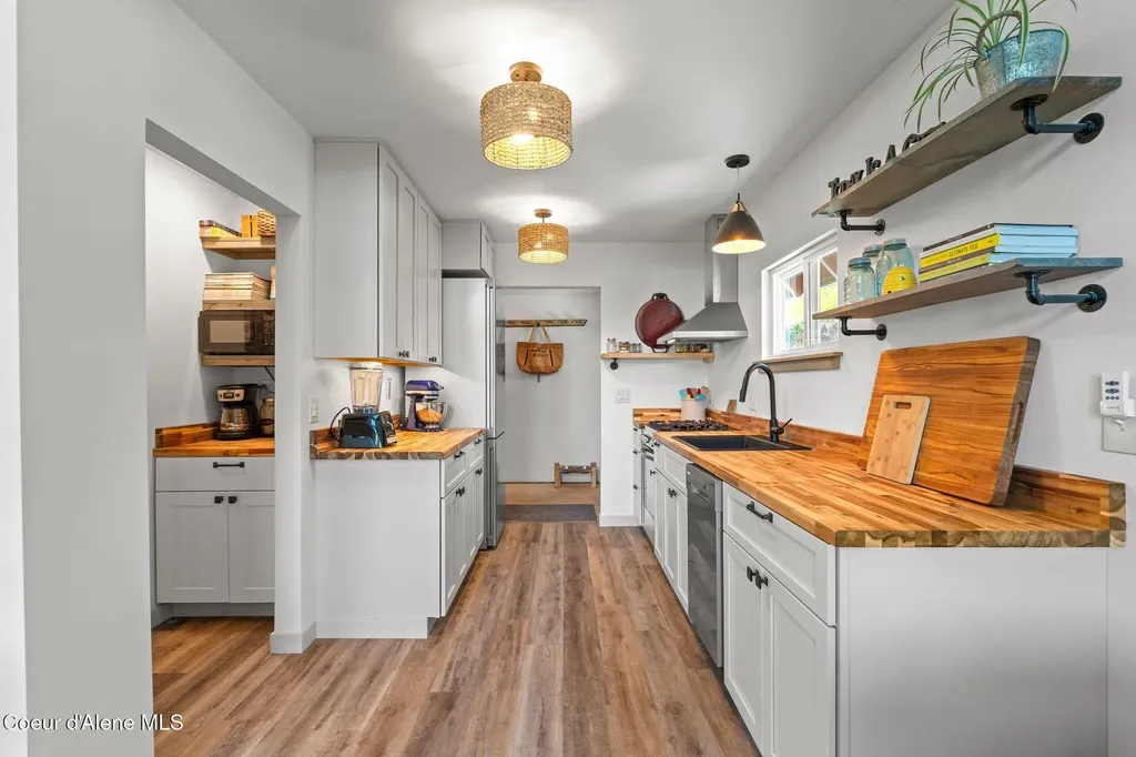 723 Trout Creek Road Sandpoint ID 83864