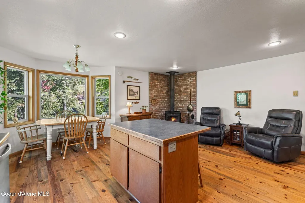 723 Trout Creek Road Sandpoint ID 83864