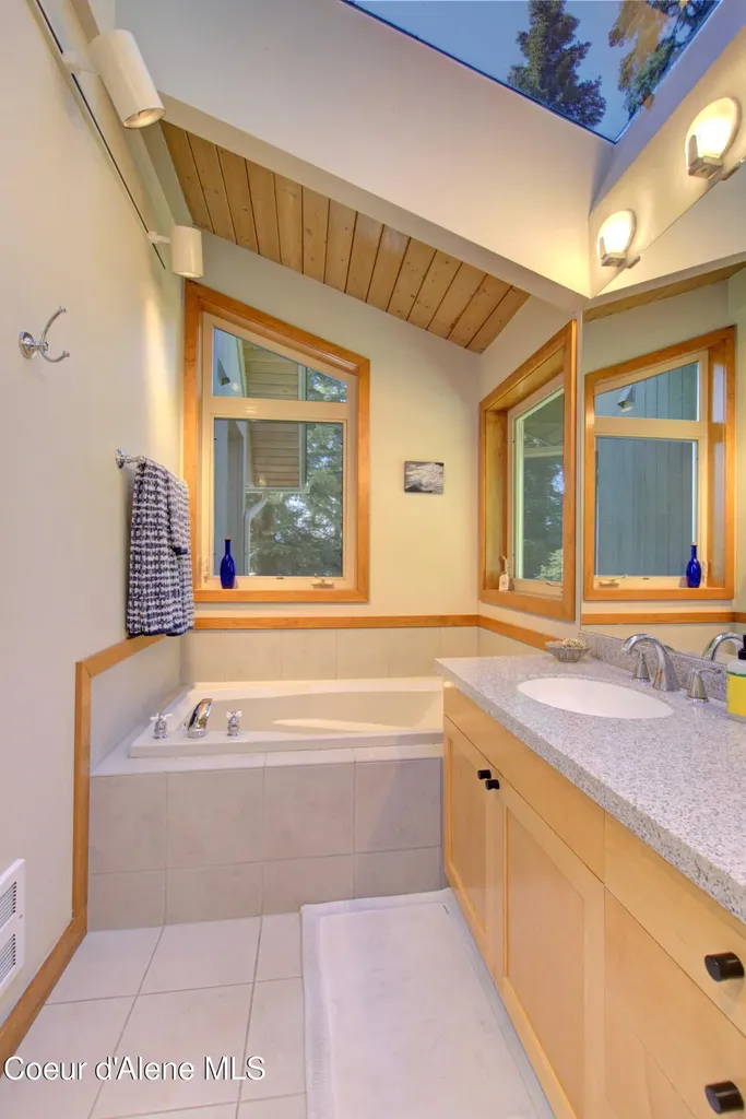 17718 E Cape Horn Road Bayview ID 83803