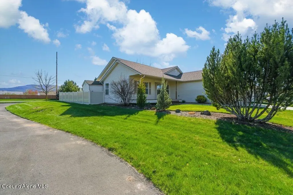 2744 N Alfalfa Loop Post Falls ID 83854