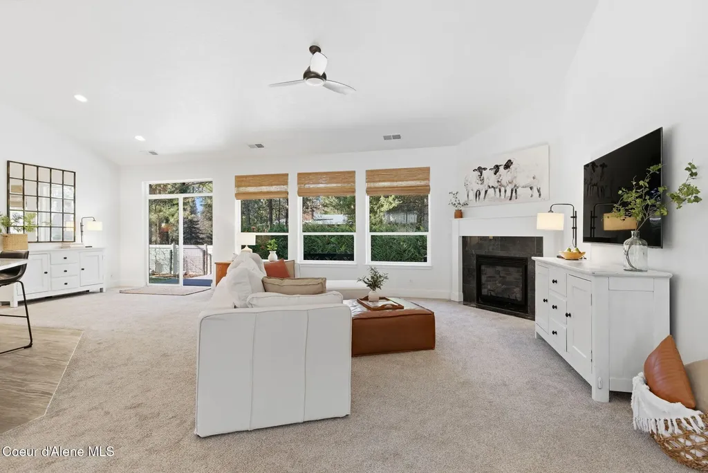 11565 N Emerald Drive Hayden ID 83835