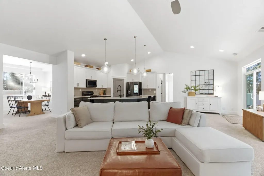 11565 N Emerald Drive Hayden ID 83835