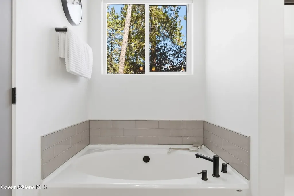 11565 N Emerald Drive Hayden ID 83835