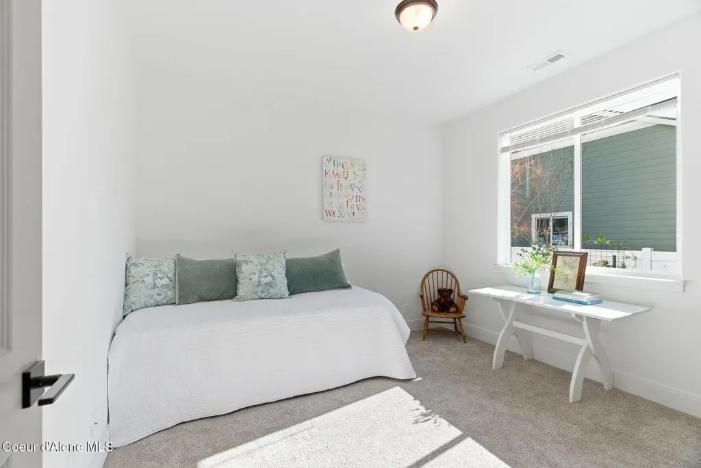 11565 N Emerald Drive Hayden ID 83835