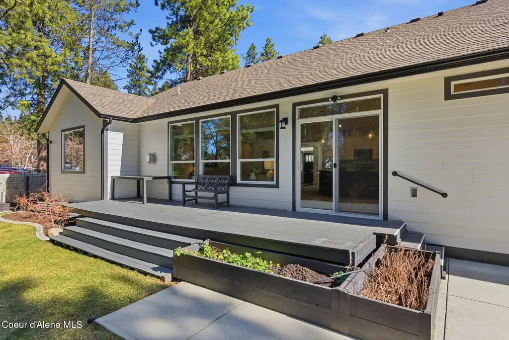 11565 N Emerald Drive Hayden ID 83835