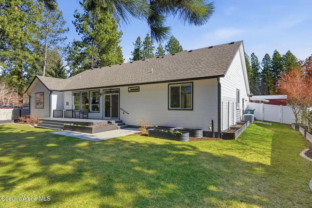 11565 N Emerald Drive Hayden ID 83835