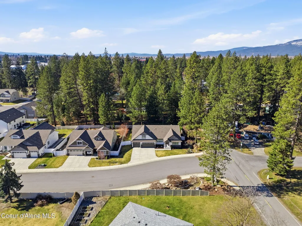 11565 N Emerald Drive Hayden ID 83835