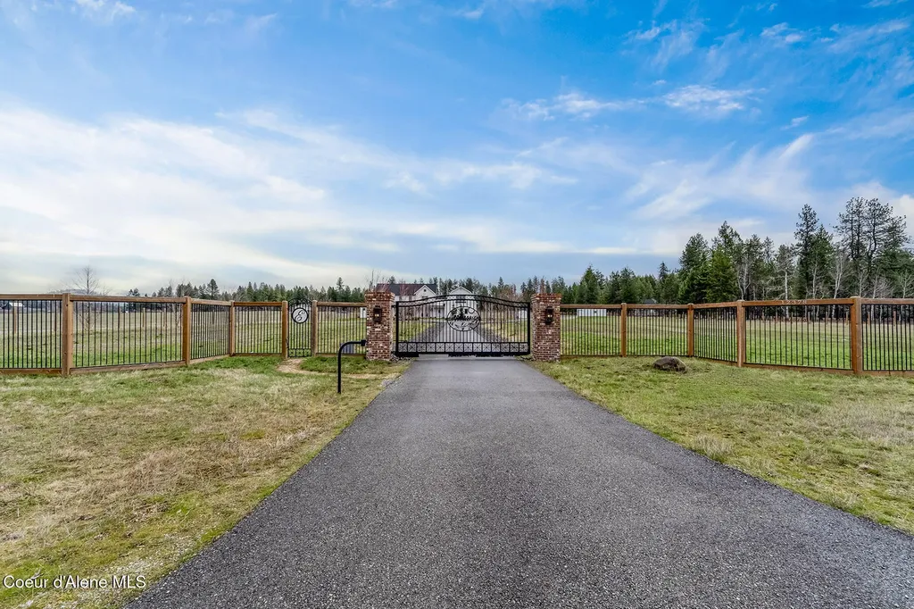 12378 N Meadow Wood Lane Hayden ID 83835