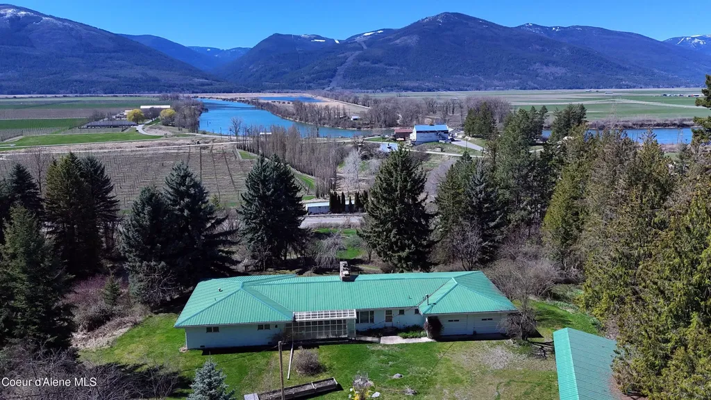 3176 Porthill Loop Bonners Ferry ID 83805