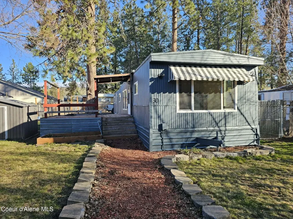 4301 E Maplewood Avenue Post Falls ID 83854